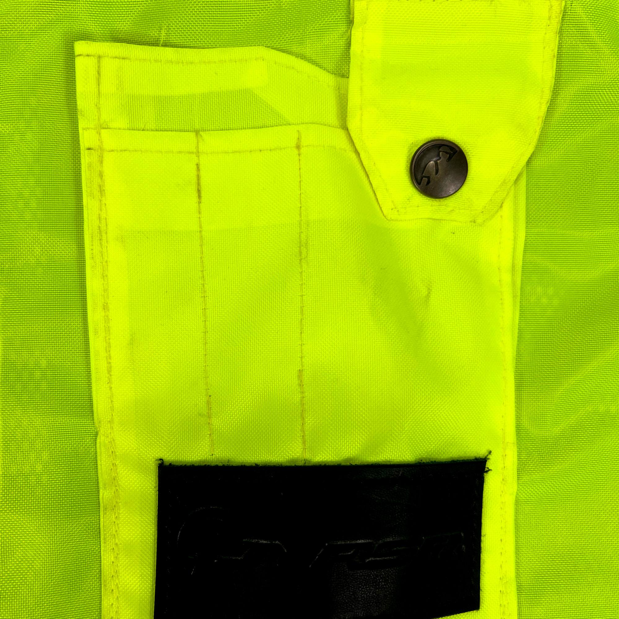 Chaleco JYRSA tipo Ejecutivo con reflejante Bicolor Negro-Amarill